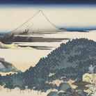 Katsushika Hokusai, Il pino a cuscino nel parco ad Aoyama, Dalla serie Trentasei vedute del monte Fuji, 1830-1832 circa, Silografia policroma, 26.2 x 38.8 cm, Honolulu Museum of Art | Courtesy of Palazzo Reale, Milano 2016