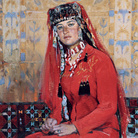 Quan Shanshi, Ayiguli, giovane donna tagika splendidamente agghindata, 2007, Olio su tela, 84 x 102 cm