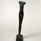 Alberto Giacometti, Donna che cammina (Femme qui marche), 1932 - 1936. Bronzo, altezza 144,6 cm. Collezione Peggy Guggenheim, Venezia (Fondazione Solomon R. Guggenheim, New York) AGD 2802 © Alberto Giacometti Estate / by SIAE in Italy, 2014