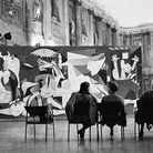 Visitatori alla mostra di Picasso del settembre 1953 a Milano, Palazzo Reale