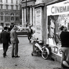 L’artista in Piazza del Popolo a Roma negli anni Cinquanta