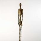 Alberto Giacometti, Homme qui marche, 1947. Bronzo, 170 x 23 x 53 cm. Kunsthaus Zurich Alberto Giacometti-Stiftung, Zurich AGD 1090 © Alberto Giacometti Estate / by SIAE in Italy, 2014