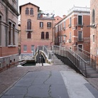 L'intruso inventato cioè l'asfalto veneziano
