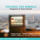 Paesaggi con bambole. Fotografie di Paolo Rosselli