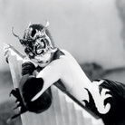 The Devil, pp. 320-321, Kay Johnson in un fotogramma del film Madame Satan di Cecil B. DeMille, 1930