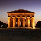 Paestum by night, passeggiando tra i templi