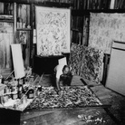 Jackson Pollock ritratto da Wilfred Zogbaum nello studio di Fireplace road, 1947