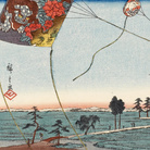 Utagawa Hiroshige, 28 – Fukuroi. I celebri aquiloni della provincia di Tôtômi, Dalla serie Cinquantatré stazioni di posta del Tôkaidô, 1848-1849 circa, Silografia policroma, 24.6 x 37.2 cm, Honolulu Museum of Art | Courtesy of Palazzo Reale, Milano 2016