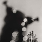 Shomei Tomatsu (Nagoya Giappone, 1930 - Naha, Giappone, 2012), Impianto petrolchimico. Yokkaichi, Mie, 1960, Stampa ai sali d’argento, 29.2 x 35.5 cm | © Shomei Tomatsu Estate, Courtesy of PRISKA PASQUER, Cologne