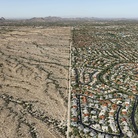 Edward Burtynsky, Riserva indiana Salt River Pima – Maricopa. Sobborghi di Scottsdale, Arizona, USA 2011 © Edward Burtynsky / courtesy Admira, Milano