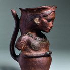 Paul Gauguin, Vaso a forma di donna con cintura‐serpente, 1887‐88, Terracotta non smaltata, decorata con ingobbio, smalto e oro, h cm 26 | © Ny Carlsberg Glyptotek, Copenhagen /Photo: Ole Haupt