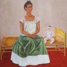 Frida Kahlo, Autoritratto seduta sul letto o Io e la mia bambola, 1937, Olio su lamina metallica, 31 x 40 cm, The Jacques and Natasha Gelman Collection of 20th Century Mexican Art and The Vergel Foundation, Cuernavaca | © Banco de México Diego Rivera & Frida Kahlo Museums Trust, México D.F. | Courtesy of NAVIGARE Srl 2019