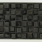 Louise Nevelson, Ancient Secrets II, 1964, Legno dipinto nero 90 x 140 x 20 cm, Courtesy Fondazione Marconi, Milano