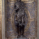 Pietra filosofale, coppa del Graal, spada nella roccia: alla scoperta degli elementi “segreti” scolpiti nelle cattedrali gotiche