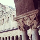 Chiostro della Cattedrale di Cefalù, Capitello dei Grifoni e i Coccodrilli | Foto: © ARTE.it