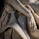 Pietà vaticana (dettaglio), Michelangelo Buonarroti, 1497-1499, Basilica di San Pietro a Roma, Immagine tratta dal film 