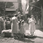 Dora Maar, Scène au marché de la Boquería, 1934.Collezione privata, Barcellona