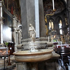 Acquasantiere con San Giovanni Battista e San Zaccaria