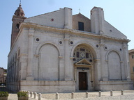 immagine di Cattedrale di Santa Colomba