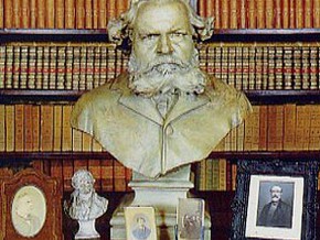 immagine di Busto di G. Carducci
