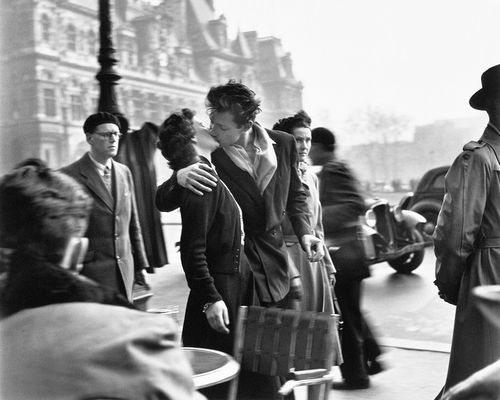 Robert Doisneau, <em>Le baiser de l&rsquo;H&ocirc;tel de Ville</em>, Paris 1950 | &copy; Atelier Robert Doisneau