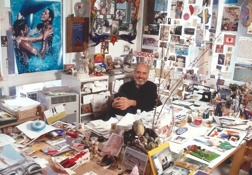 Elio Fiorucci all&rsquo;interno del suo ufficio, 2004