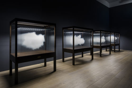 Leandro Erlich, The cloud, 2012. Digital ceramic ink printed on ultra-clear glass, wooden 2 case, and LED lights. Dimensions variable and different series © Kioku Keizo, Morti Art Museum. Courtesy Galleria Continua