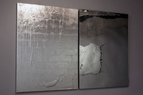Rosslynd Piggott, <em>Mirror, mirror no.1</em>, 2008-09, Olio e palladio su lino, frammenti di vetro e specchio, legno, 2 panneli, 1.5 x 1 m