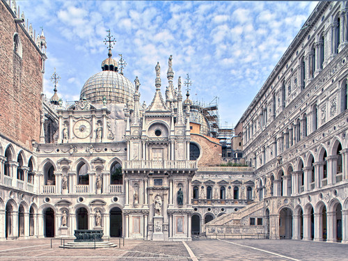 Cortile interno di Palazzo Ducale, Venezia | Foto: Dmitri Ometsinsky