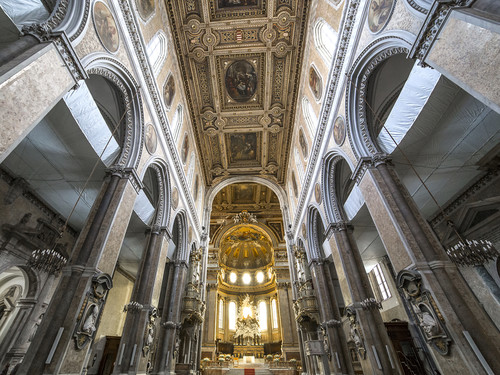 Interno del Duomo di san Gennaro, Napoli | Foto: photogolfer / Shutterstock.com
