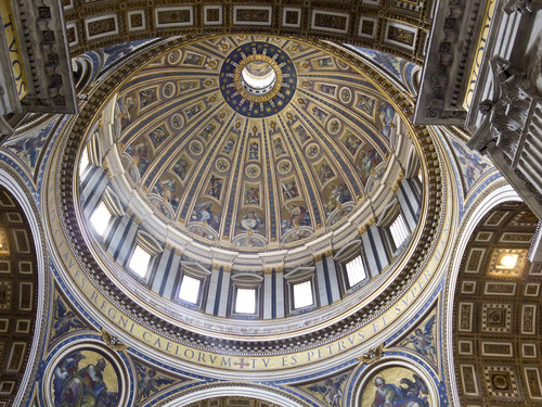 Interno della Basilica di san Pietro, Roma | Foto: sarra22 / Shutterstock.com