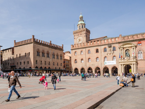 Il Municipio in Piazza Maggiore  | Foto: Nattakit Jeerapatmaitree / Shutterstock.com