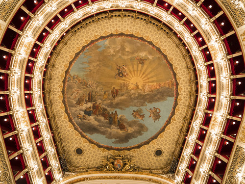 Dettaglio interno del Teatro San Carlo di Napoli | Foto: photogolfer / Shutterstock.com