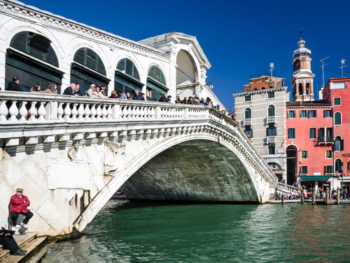 Ponte di Rialto, Venezia | Foto: Emi Cristea / Shutterstock.com