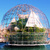 La&nbsp; biosfera di Renzo Piano &egrave; collocata sul mare affianco all'Acquario di Genova e ospita al suo interno un giardino tropicale | Foto: maudanros / Shutterstock.com