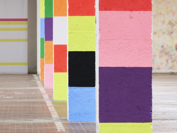 Columns in 10 Colors, installazione site-specific I Ph. Petrò Gilberti