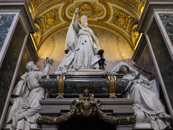 Interno della Basilica di San Giovanni in Laterano a Roma, Immagine tratta dal film 