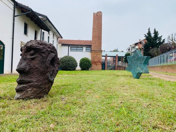 Allestimento LA MATERIA PARLA. Sculture d’autore in dialogo con la città mostra diffusa di arte contemporanea, Imbiancheria del Vajro, Chieri