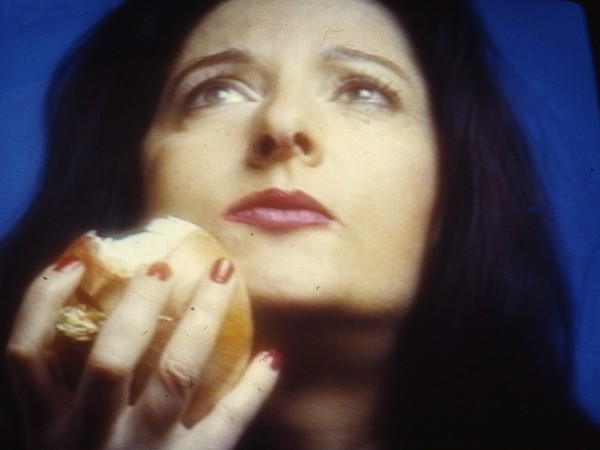 Marina Abramovic, La Scienza in Piazza ® , Bologna