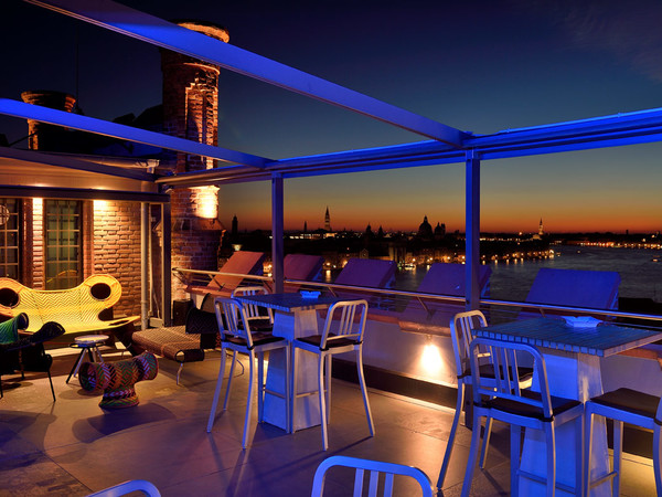 Skyline Rooftop Bar