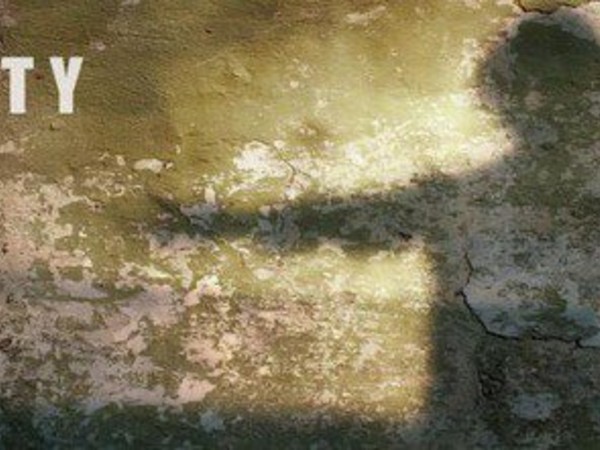 Identity. Disponsable Portraits di Salvatore Difranco, Vault Over di Cristina Gori, Idolo di Fabiano Mattiolo e Ellis Island di Stefano Mazzali