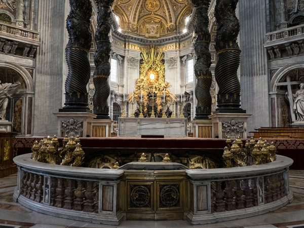 Baldacchino di San Pietro (dettaglio), Gian Lorenzo Bernini, 1623-1634, Basilica di San Pietro a Roma, Immagine tratta dal film 