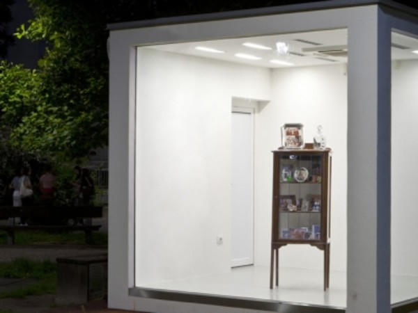 Paolo riolzi. vetrinette mostra bolzano museion museo d ... Vetrinetta moderna