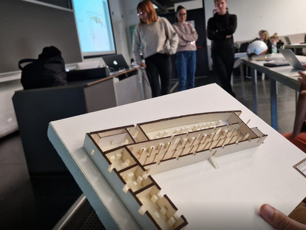 Attività di revisione durante il laboratorio di conservazione dell’edilizia storica al Politecnico di Milano