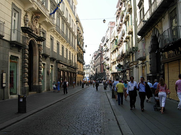 Via Toledo e quartieri spagnoli