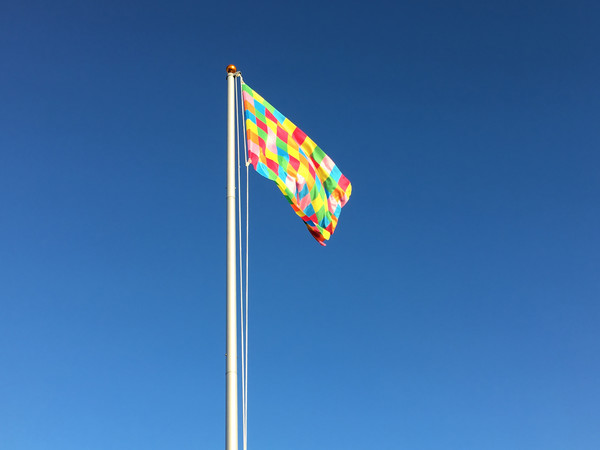 Badiucao, Lennon Flag, 2021, Bandiera, 200 x 300 cm | © Badiucao