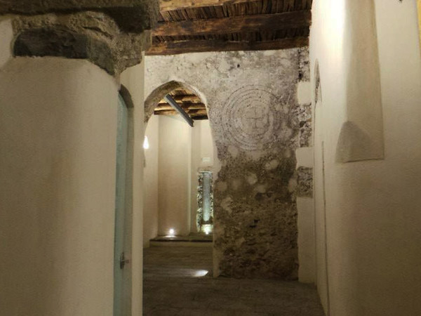 Palazzo Pinto - Pinacoteca Provinciale di Salerno, locali del piano terra con le decorazioni in pietra