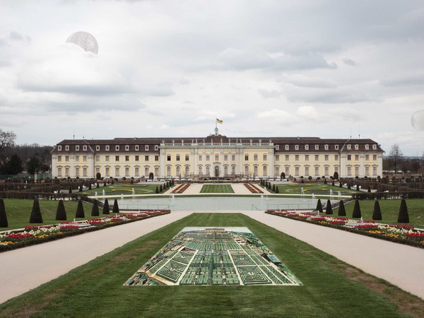 Carla Iacono, Parco del castello di Ludwigsburg, con vista frontale del palazzo principale.