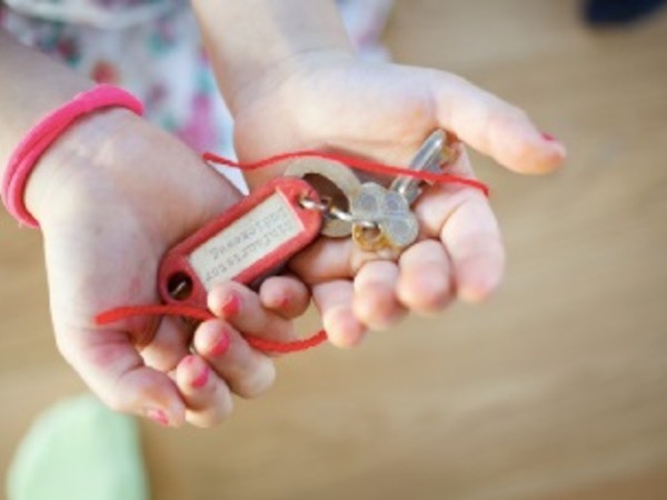 Chiharu Shiota, The Key in the Hand, 2014