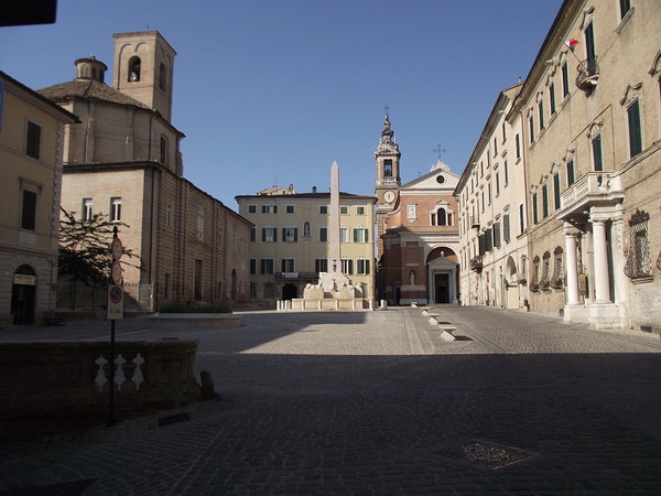 Piazza Federico II, Jesi